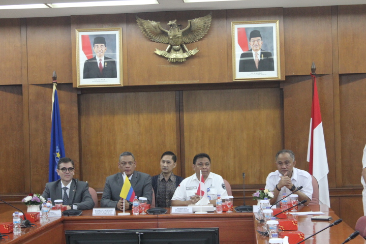Kepala BNN RI Dampingi Dubes Kolombia Kunjungi Industri Strategis di Bandung