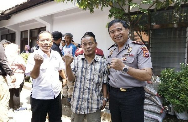 Kerjasama Badan Narkotika Nasional dan PT. Bintang Toejoeh Tentang Wirausaha dan Budidaya Tanaman Jahe Merah di Kelurahan Kebon Jeruk, Kota Bandung