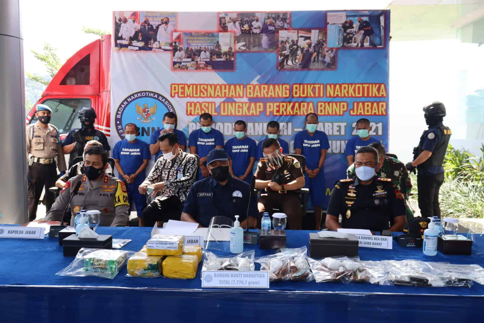 PEMUSNAHAN BARANG BUKTI NARKOTIKA HASIL UNGKAP KASUS BNN PROVINSI JAWA BARAT PEMUSNAHAN BARANG BUKTI NARKOTIKA HASIL UNGKAP KASUS BNN PROVINSI JAWA BARAT
