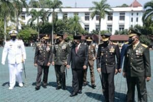 KEPALA BNNP JAWA BARAT HADIRI UPACARA PERINGATAN HUT KE-76 TNI DI KODAM III/SILIWANGI