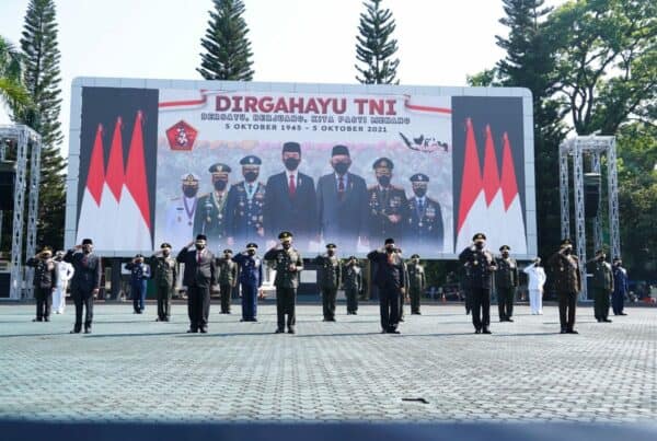 KEPALA BNNP JAWA BARAT HADIRI UPACARA PERINGATAN HUT KE-76 TNI DI KODAM III/SILIWANGI