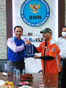 SEMARAKAN HUT BNN RI KE-20, KOMUNITAS BBT GANDENG BNN GELAR ROAD CAMPAIGN, PENANAMAN POHON HINGGA BAKTI SOSIAL