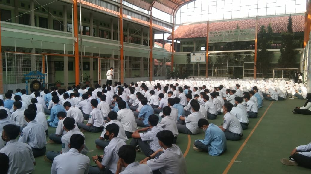 ROAD SHOW BNN GOES TO SCHOOL SAMBANGI SISWA/SISWI MAN 2 BANDUNG ROAD SHOW BNN GOES TO SCHOOL SAMBANGI SISWA/SISWI MAN 2 BANDUNG