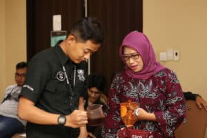 PULIH DAN PRODUKTIF, SAHABAT REHABILITASI IBM DI LINGKUNGAN BNNP JAWA BARAT DIBEKALI SKILL BARISTA