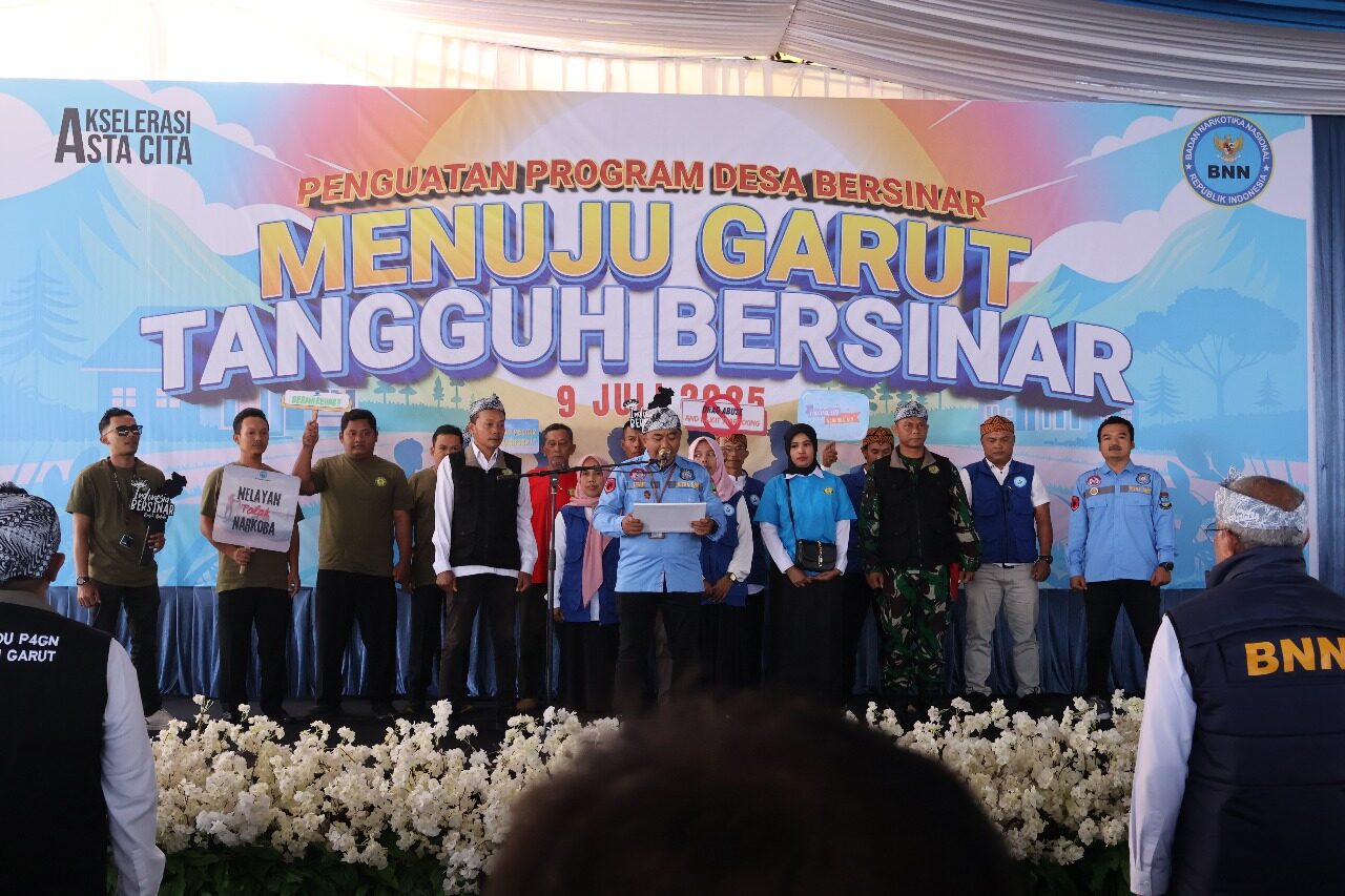 PENGUATAN PROGRAM DESA BERSINAR (BERSIH NARKOBA) MENUJU GARUT TANGGUH BERSINAR (BERSIH NARKOBA) PENGUATAN PROGRAM DESA BERSINAR (BERSIH NARKOBA) MENUJU GARUT TANGGUH BERSINAR (BERSIH NARKOBA)